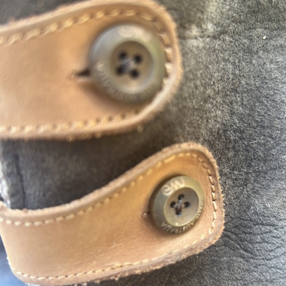 EMU Zoe cozy shearling boots with buckle &button detailing almost new Woman sz 9 - Picture 5 of 14